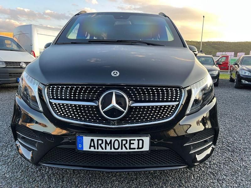 Gebraucht Mercedes 300 Avantgarde 237 PS (174 kW) 2022 Schwarz Van / Kleinbus