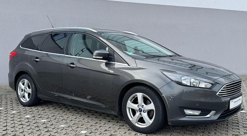 Gebraucht Ford Focus Titanium 125 PS (91 kW) 2014 Grau Kombi