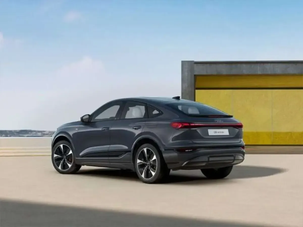 Neu Audi Q6 e-tron Performance 314 kW (428 PS) 2026 Magnetgrau SUV