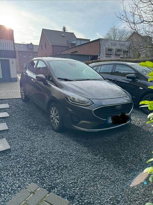 Gebraucht Ford Fiesta Cool & Connect 101 PS (74 kW) 2023 Grau Limousine