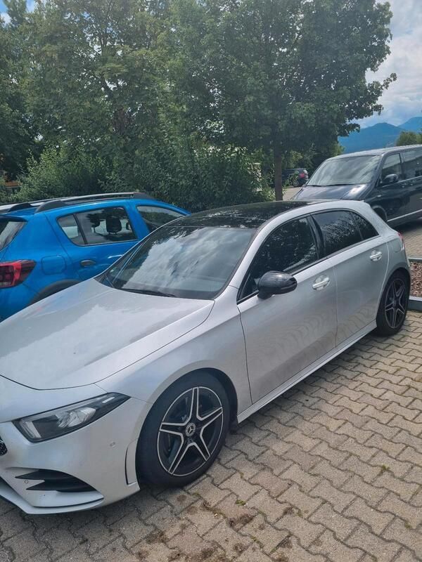 Silber Gebraucht 2019 Mercedes A220 AMG line Kleinwagen | 23.100 € (Fairer Preis) - Bild 1/4
