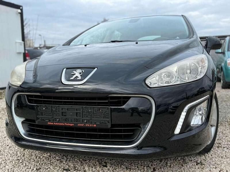 Gebraucht Peugeot 308 Active 120 PS (88 kW) 2012 Noir perla nera Kombi