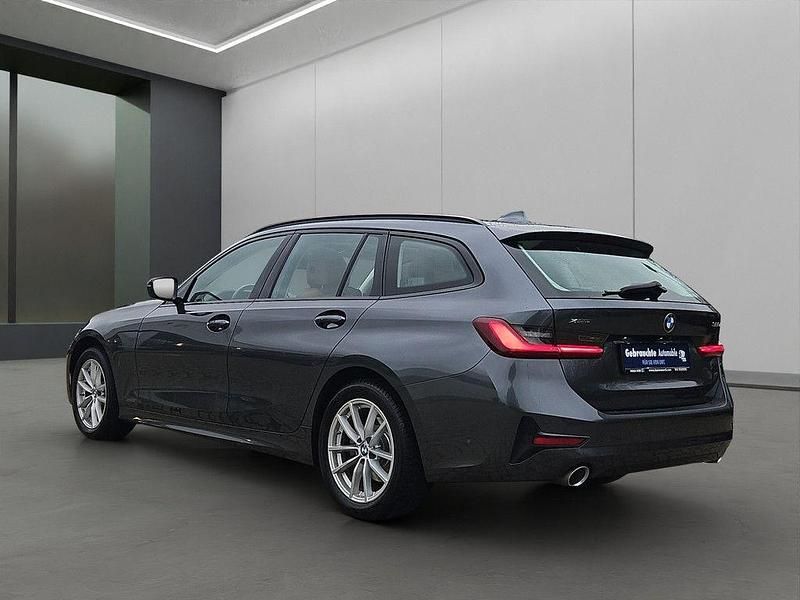 Gebraucht BMW 320 Sport Line 190 PS (139 kW) 2021 Grau / mineralgrau (metallic) Kombi