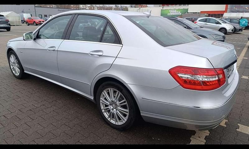 Gebraucht Mercedes E350 Elegance 306 PS (225 kW) 2012 Silber Limousine