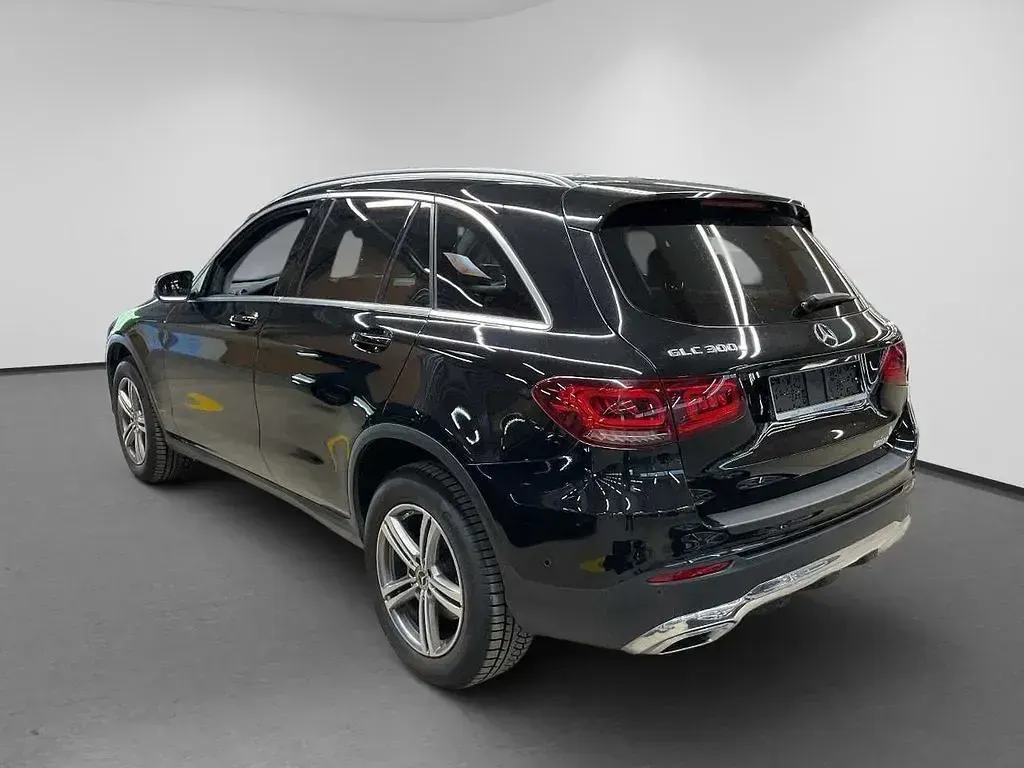 Gebraucht Mercedes GLC300e 320 PS (235 kW) 2022 Schwarz SUV