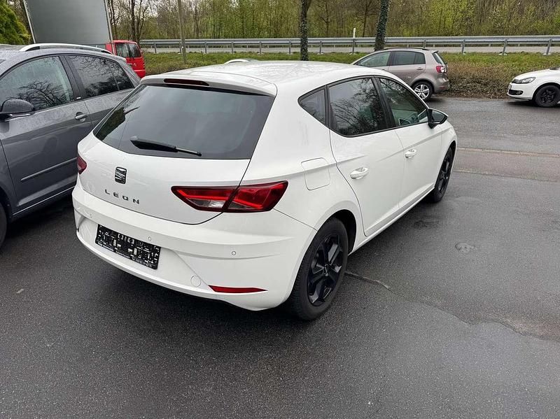 Gebraucht Seat Leon Style 110 PS (80 kW) 2018 Candyweiss Limousine