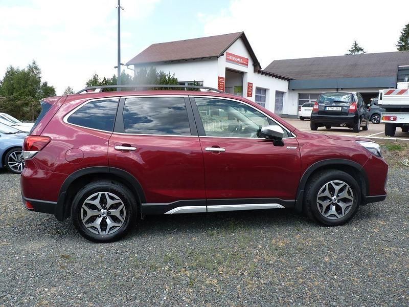 Gebraucht Subaru Forester Active 150 PS (110 kW) 2021 Rot SUV