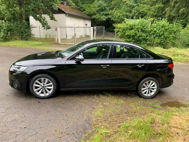Schwarz Gebraucht 2021 Audi A3 Sport Limousine | 20.950 € (Teuer) - Bild 1/4