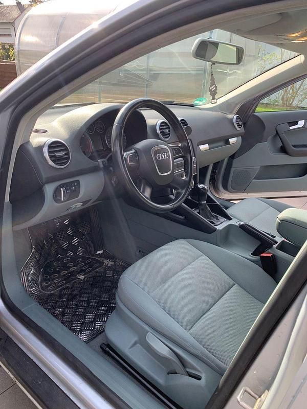 Gebraucht Audi A3 Ambition 140 PS (102 kW) 2011 Silber Limousine