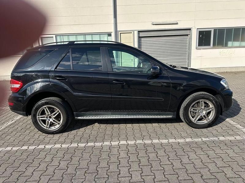 Gebraucht Mercedes ML350 231 PS (169 kW) 2011 Schwarz SUV