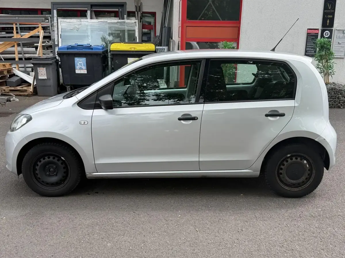 Gebraucht Skoda Citigo Active 60 PS (44 kW) 2012 Silber Kleinwagen