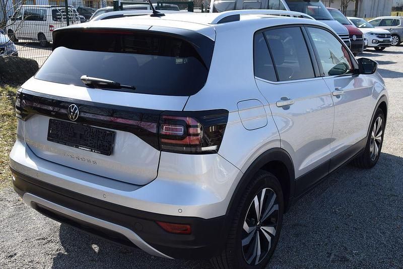 Gebraucht VW T-Cross Style 110 PS (80 kW) 2023 Silber SUV