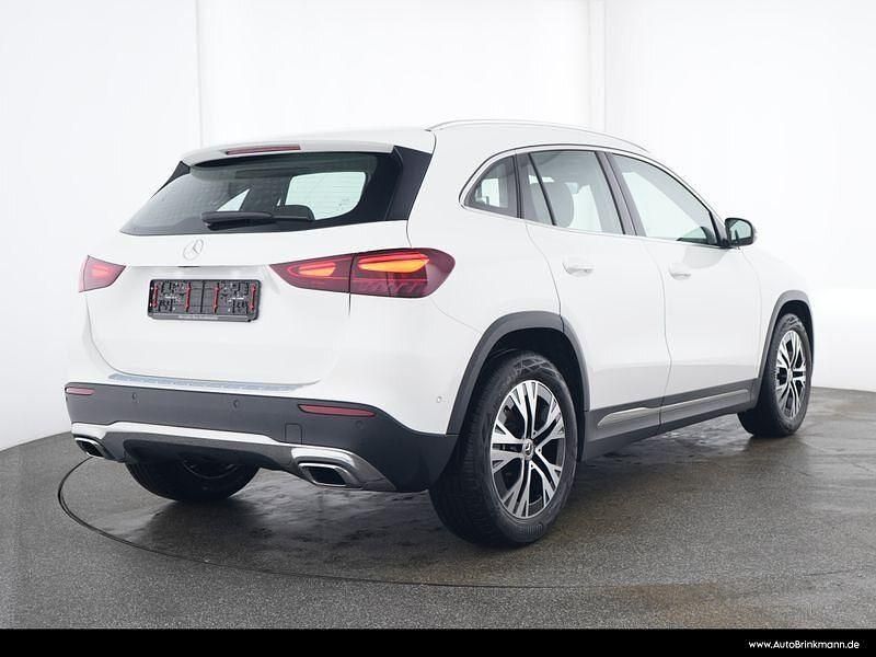 Gebraucht Mercedes GLA200 Advanced 150 PS (110 kW) 2024 Weiß SUV