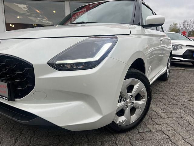 Neu Suzuki Swift Comfort 83 PS (61 kW) 2025 Weiß Kleinwagen