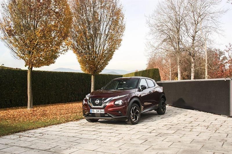 Rot Gebraucht 2024 Nissan Juke N-Connecta SUV | 21.500 € (Fairer Preis) - Bild 1/4