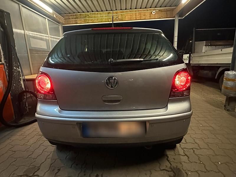 Gebraucht VW Polo 70 PS (51 kW) 2009 Grau Kleinwagen