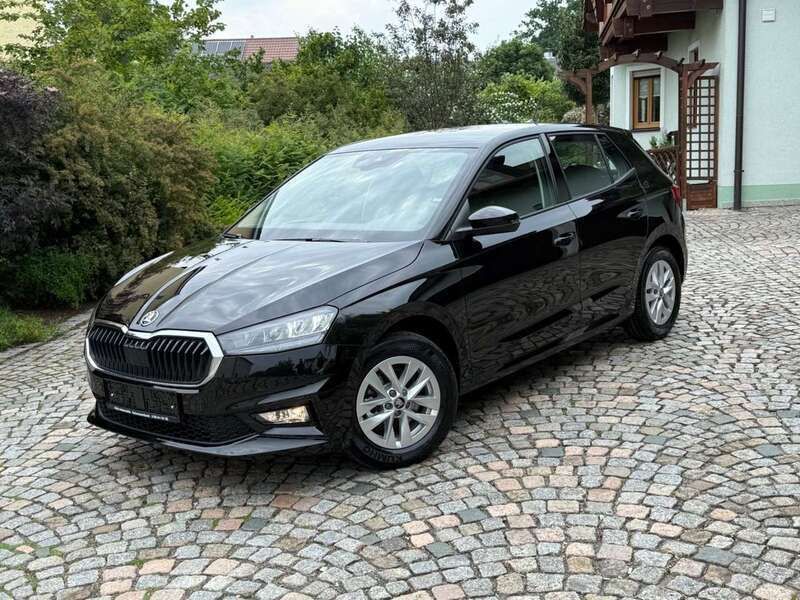 Schwarzmagic perleffekt Neu 2025 Skoda Fabia Selection Kleinwagen | 19.950 € (Guter Preis) - Bild 1/4