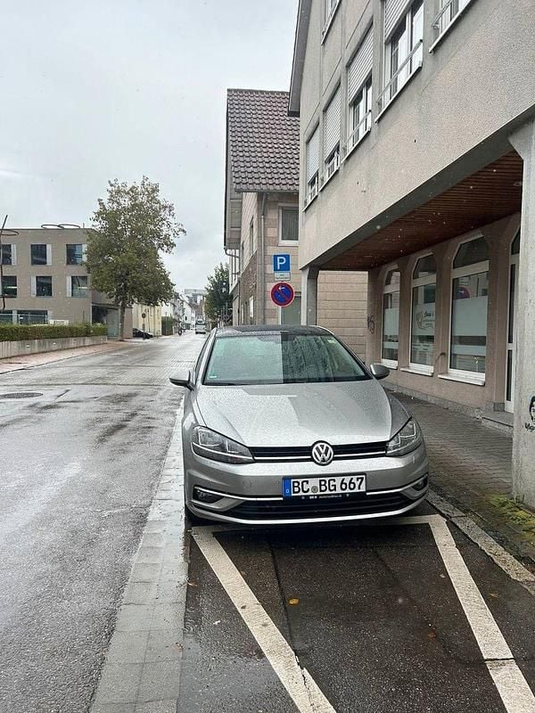 Silber Gebraucht 2018 VW Golf VII Join Limousine | 13.200 € (Guter Preis) - Bild 1/4