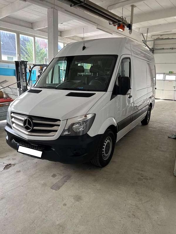 Weiß Gebraucht 2017 Mercedes 316 Van | 29.500 € - Bild 1/4