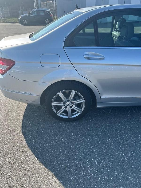 Gebraucht Mercedes C200 184 PS (135 kW) 2007 Silber Limousine