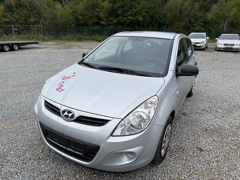 Silber Gebraucht 2010 Hyundai i20 Classic Kleinwagen | 1.999 € (Superpreis) - Bild 1/4