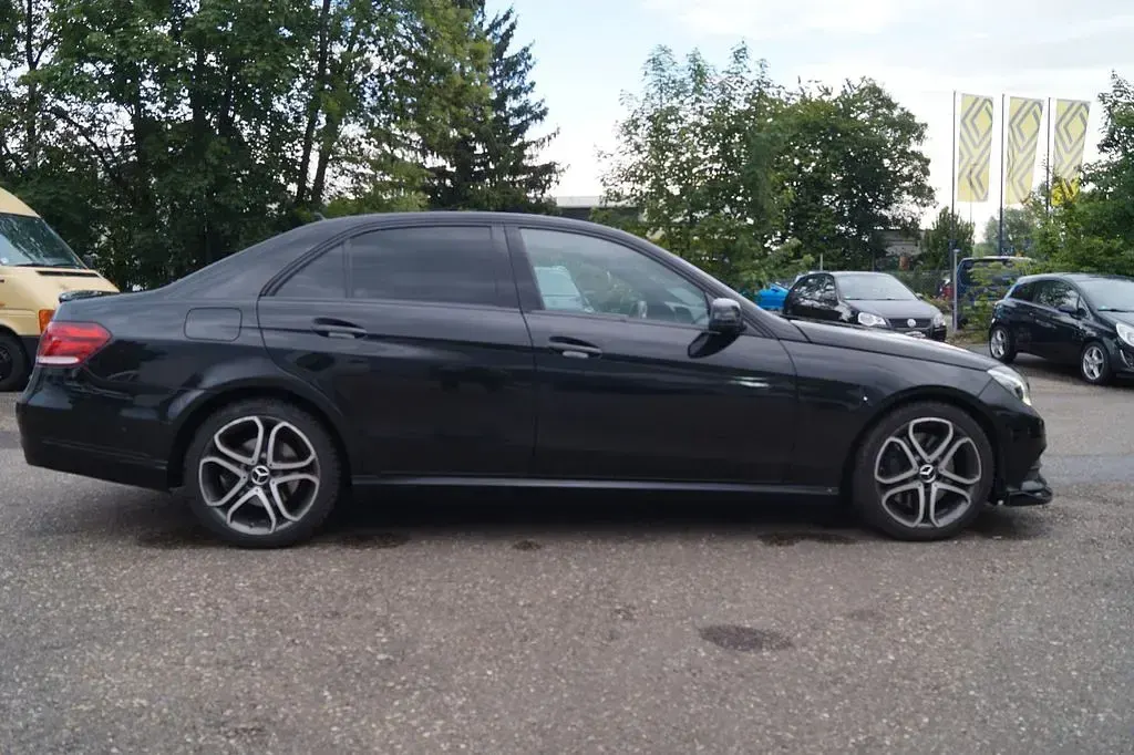 Gebraucht Mercedes E400 333 PS (244 kW) 2013 Schwarz Limousine