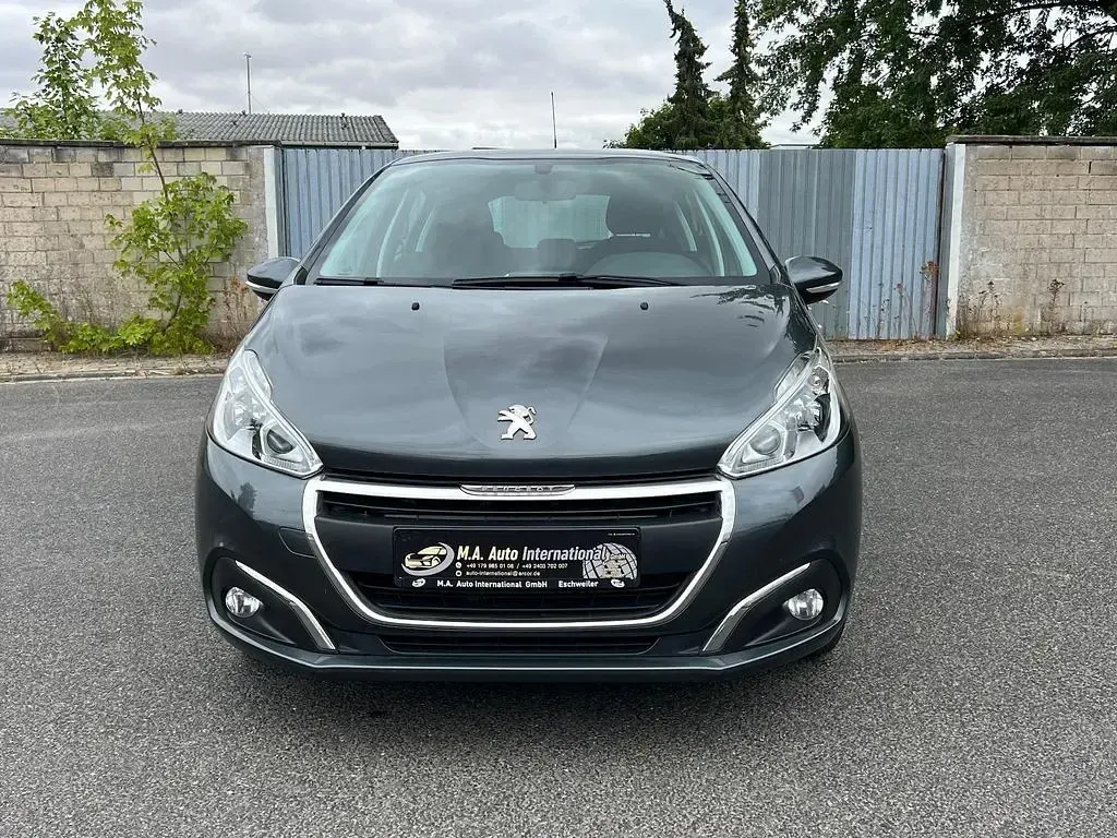 Gebraucht Peugeot 208 Active 82 PS (60 kW) 2017 Grau Kleinwagen