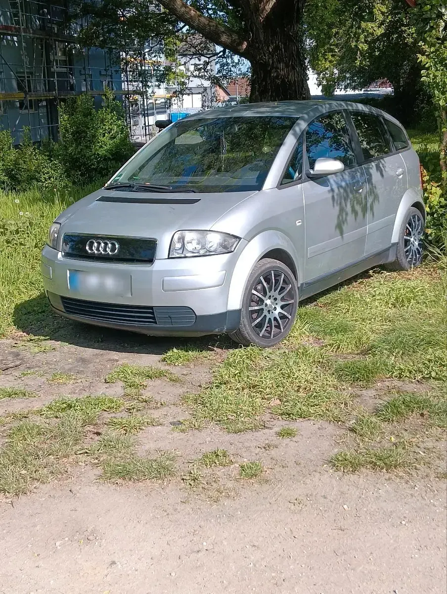 Usado Audi A2 80 HP (58 kW) 2002 Prateado Citadino