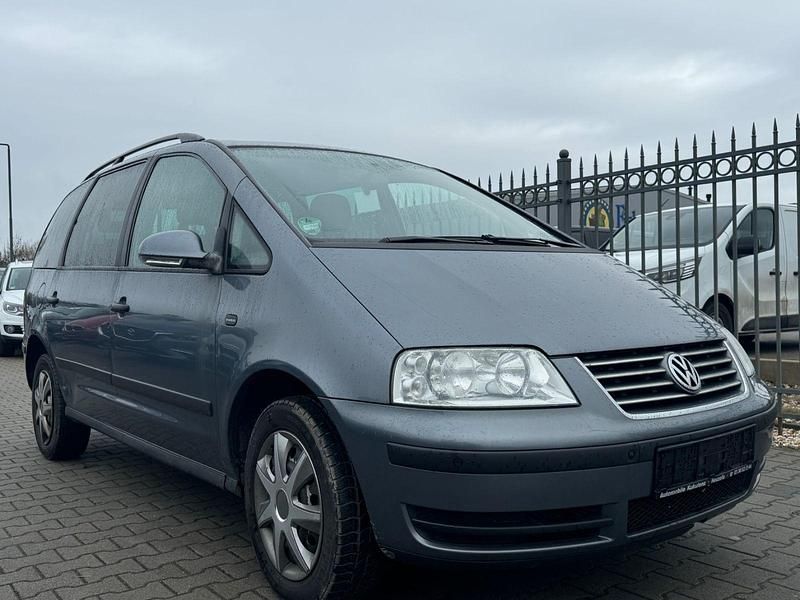 Gebraucht VW Sharan Trendline 140 PS (102 kW) 2009 Grau Van / Kleinbus