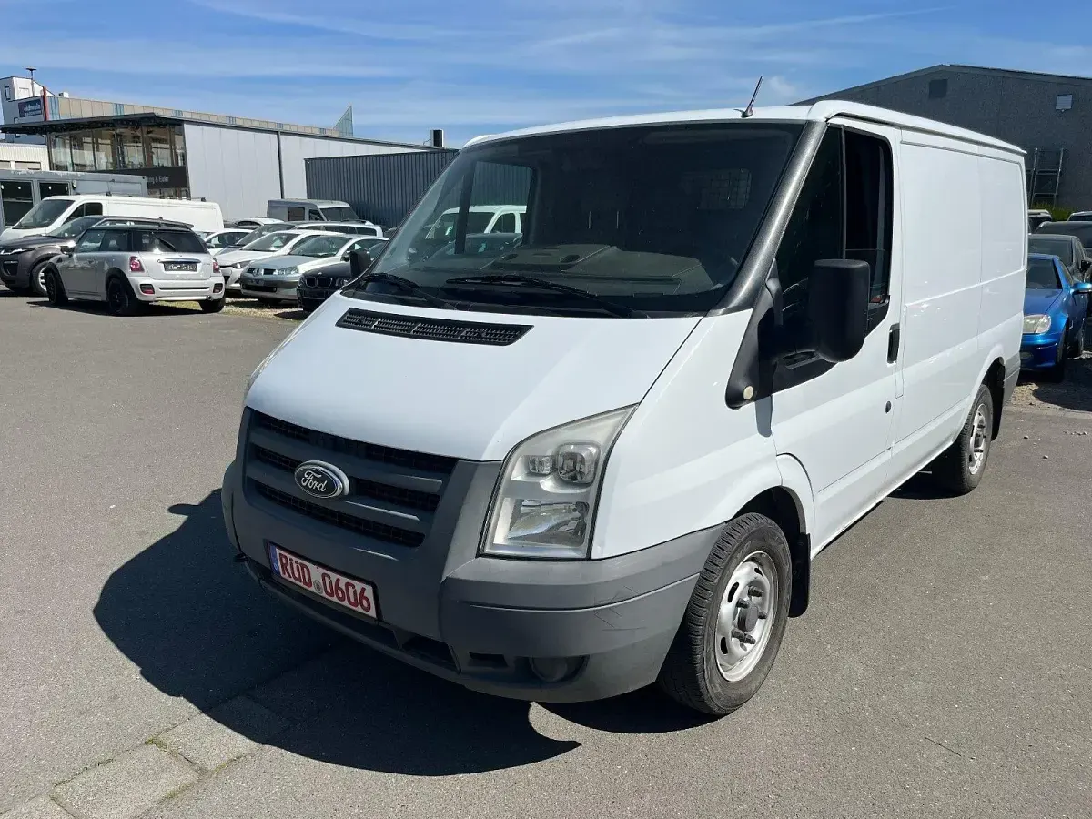 Usado Ford Transit 86 HP (63 kW) 2011 Branco Monovolume