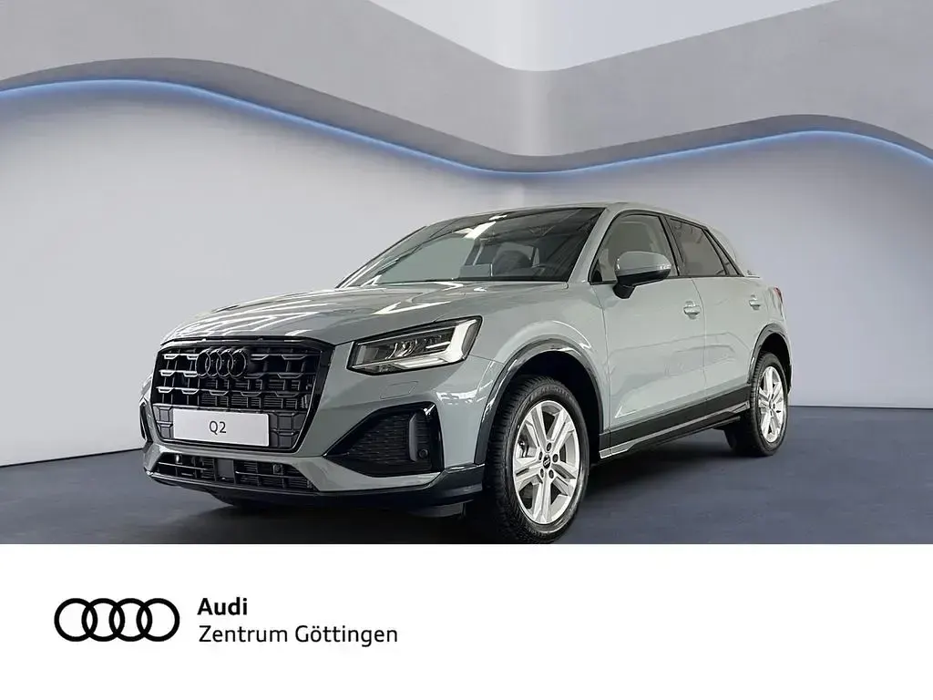 Neu Audi Q2 Advanced Plus 150 PS (110 kW) 2026 Grau SUV