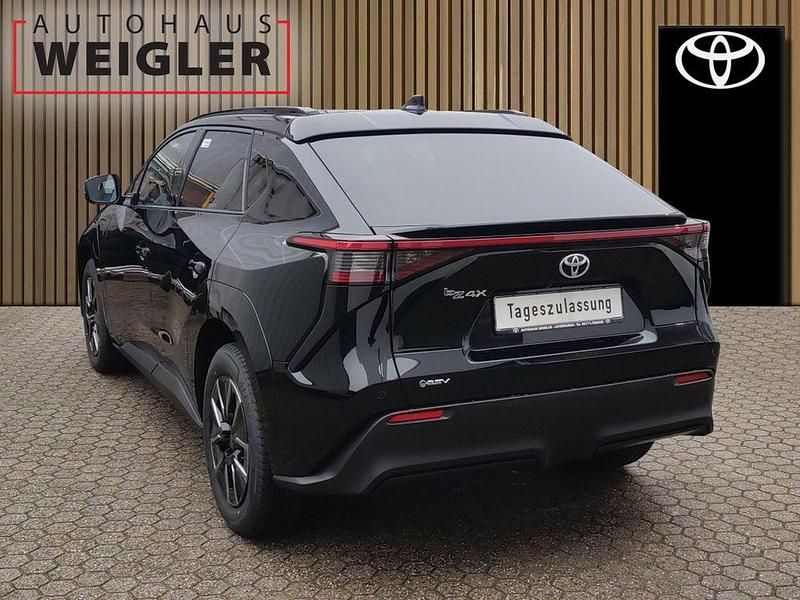 Neu Toyota bZ4X 164 kW (224 PS) 2026 Attitude black mc. SUV