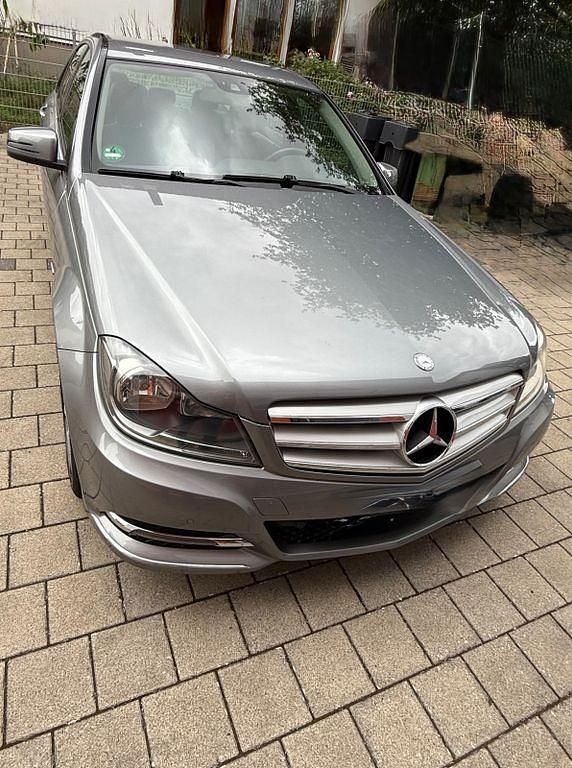 Silber Gebraucht 2011 Mercedes C180 Limousine | 8.500 € (Fairer Preis) - Bild 1/4