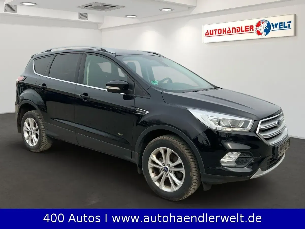 Gebraucht Ford Kuga Titanium 175 PS (128 kW) 2018 Schwarz SUV