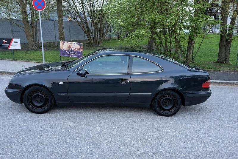 Gebraucht Mercedes CLK320 218 PS (160 kW) 1997 Blau Coupé
