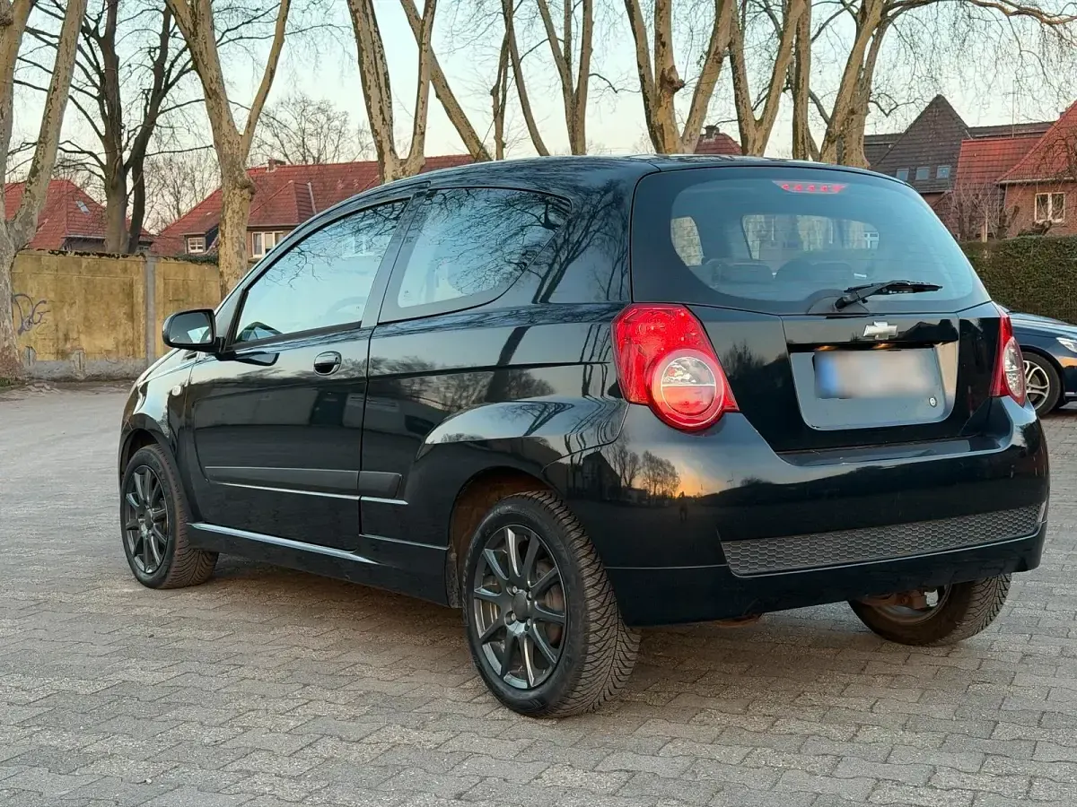Gebraucht Chevrolet Aveo 84 PS (61 kW) 2010 Schwarz Kleinwagen