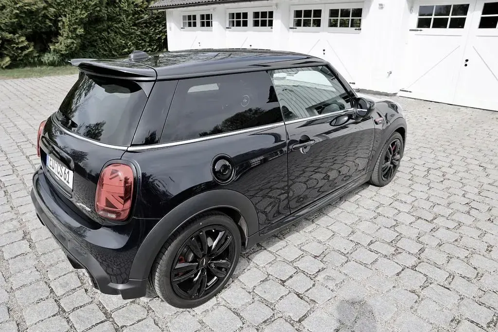 Gebraucht Mini John Cooper Works 231 PS (169 kW) 2023 Schwarz Kleinwagen