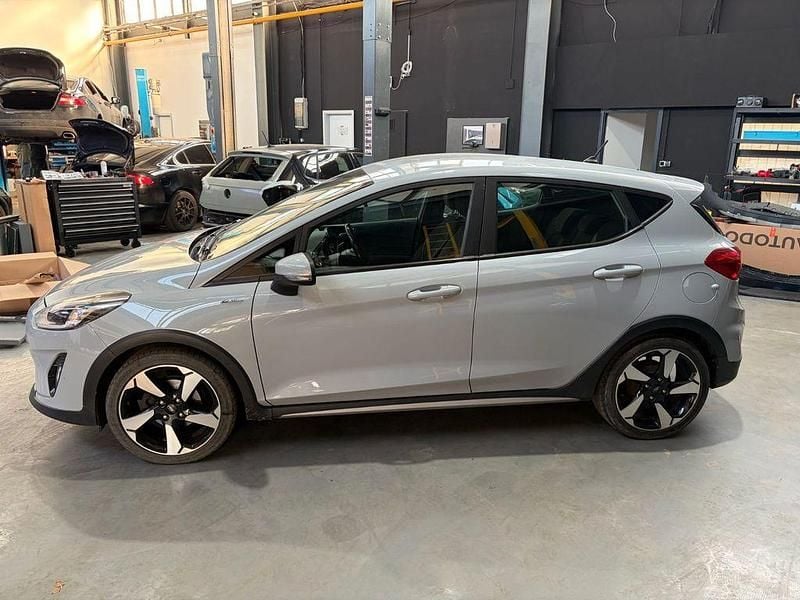 Gebraucht Ford Fiesta Active 101 PS (74 kW) 2019 Grau Kleinwagen