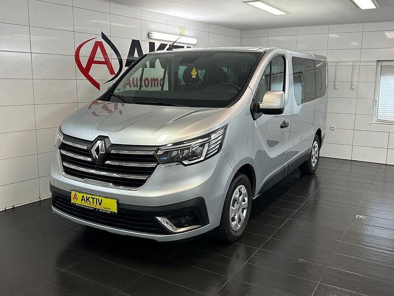 Gebraucht Renault Trafic Life 110 PS (80 kW) 2022 Grau Van / Kleinbus