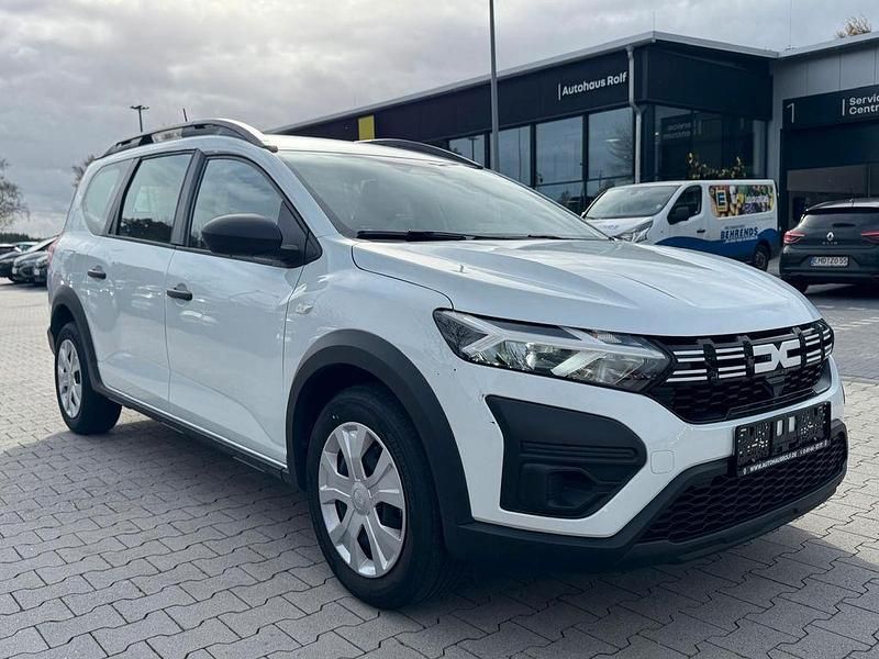 Weiß Gebraucht 2025 Dacia Jogger Essentiel Van / Kleinbus | 19.490 € (Fairer Preis) - Bild 1/4