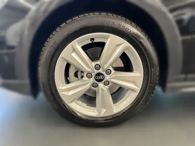 Gebraucht Audi A3 e-tron Ambiente 204 PS (150 kW) 2025 Mythosschwarz metallic Kleinwagen