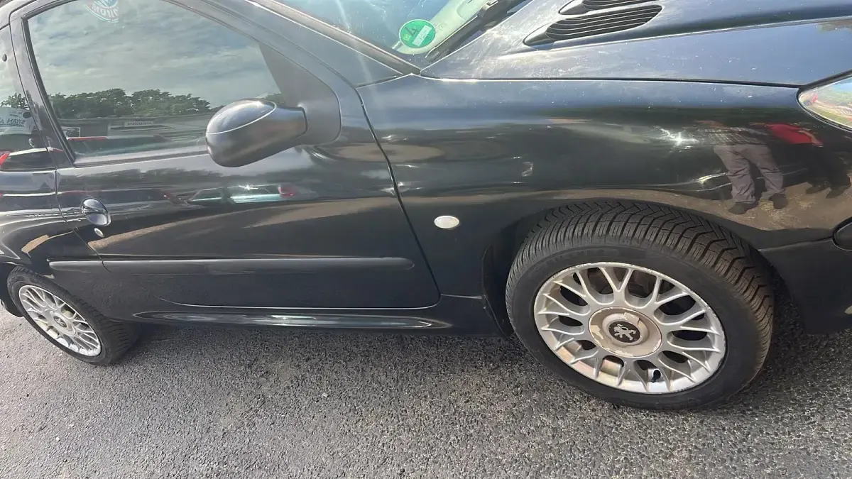 Gebraucht Peugeot 206 60 PS (44 kW) 2004 Schwarz Kleinwagen