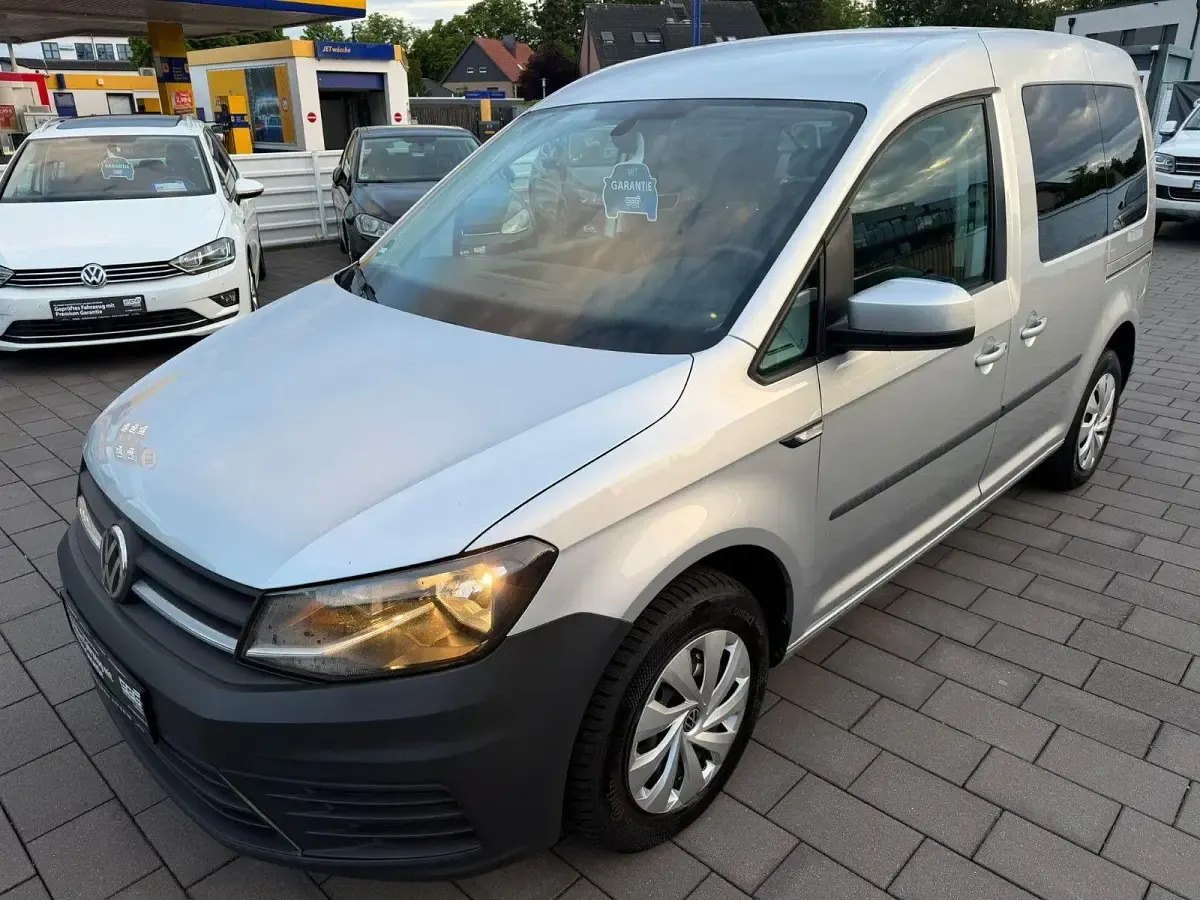Gebraucht VW Caddy Trendline 102 PS (75 kW) 2016 Silber Van / Kleinbus