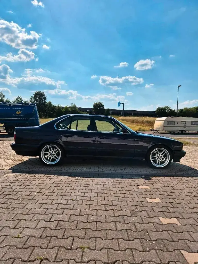 Gebraucht BMW 520 150 PS (110 kW) 1993 Violet Limousine