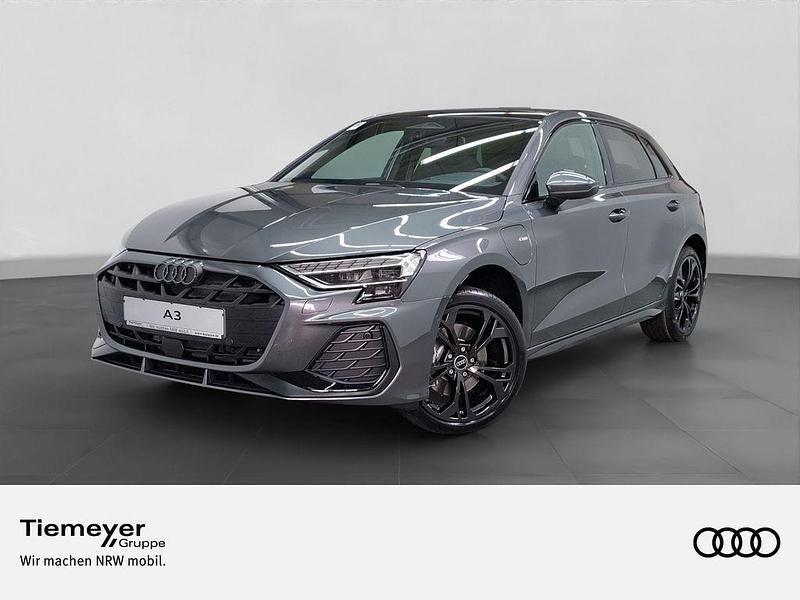 Weiß Neu 2025 Audi A3 Sportback e-tron S-Line Limousine | 61.425 € - Bild 1/4