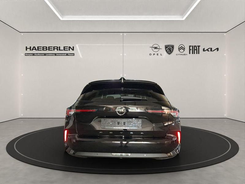 Neu Opel Astra 131 PS (96 kW) 2025 Karbon Kombi