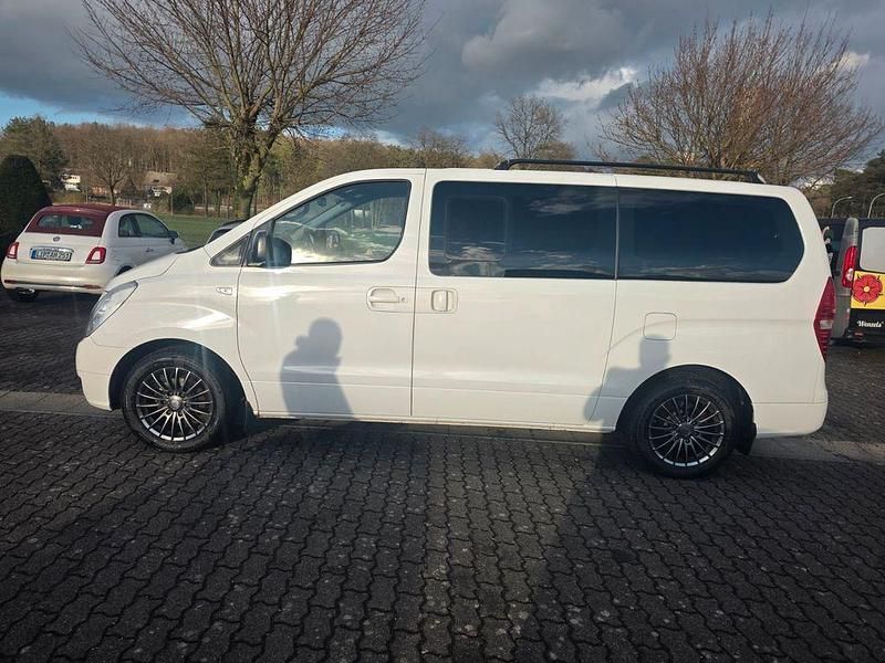 Gebraucht Hyundai H-1 170 PS (125 kW) 2012 Weiß Van / Kleinbus