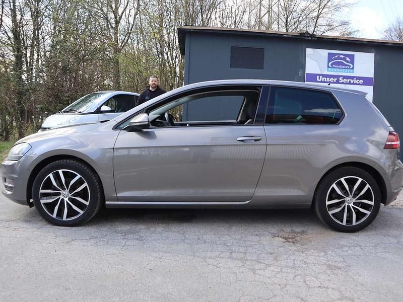 Gebraucht VW Golf VII Highline 140 PS (102 kW) 2013 Limestone grey Kleinwagen