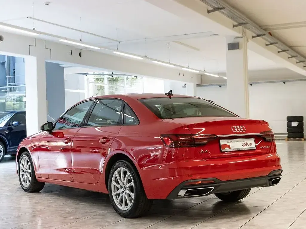 Gebraucht Audi A4 S-Line 204 PS (150 kW) 2022 Rot Limousine
