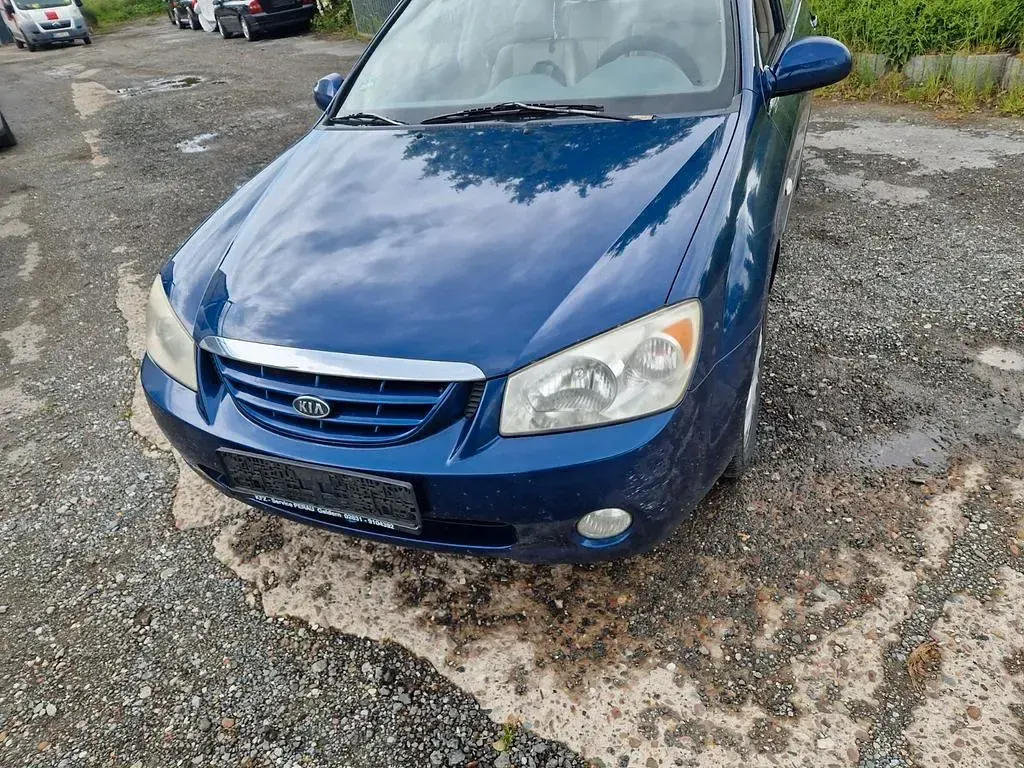 Gebraucht Kia Cerato EX 143 PS (105 kW) 2004 Imperialblau Limousine